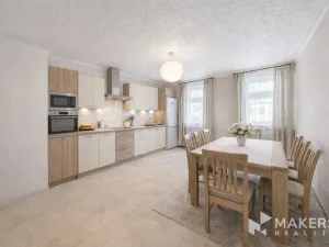 Prodej bytu 2+1, Karlovy Vary, Vítězná, 70 m2