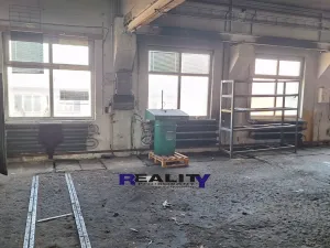 Pronájem kanceláře, Vroutek, Vidhostická, 1000 m2