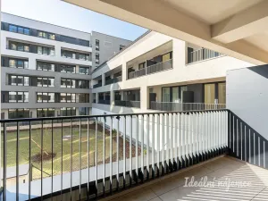 Pronájem bytu 1+kk, Praha - Hloubětín, Poděbradská, 32 m2