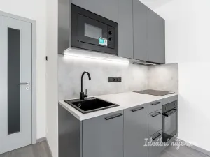 Pronájem bytu 1+kk, Praha - Hloubětín, Poděbradská, 32 m2