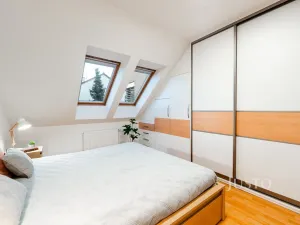 Prodej rodinného domu, Praha, Na plužině, 158 m2