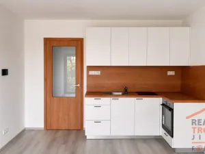 Pronájem bytu 1+kk, Hradec Králové, Pod Zámečkem, 27 m2