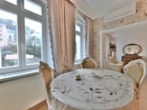 Prodej bytu 2+kk, Karlovy Vary, Vřídelní, 55 m2