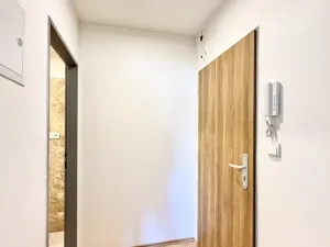 Pronájem bytu 1+kk, Jablonec nad Nisou, Anenské náměstí, 32 m2