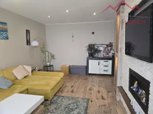 Prodej bytu 2+1, Chomutov, Holešická, 62 m2