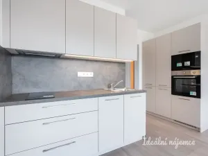 Pronájem bytu 1+kk, Praha, Poděbradská, 32 m2