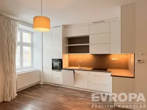 Prodej bytu 2+kk, Žirovnice, Havlíčkovo náměstí, 41 m2