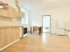 Pronájem bytu 1+1, Nová Paka, Masarykovo náměstí, 50 m2