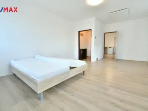 Pronájem bytu 1+1, Nová Paka, Masarykovo náměstí, 50 m2