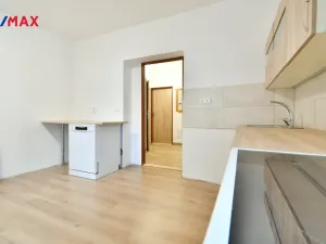 Pronájem bytu 1+1, Nová Paka, Masarykovo náměstí, 50 m2