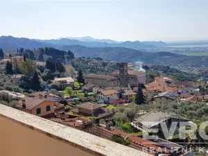 Pronájem vily, Massarosa, Itálie, Via Pisa, 200 m2