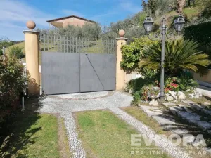 Pronájem vily, Massarosa, Itálie, Via Pisa, 200 m2