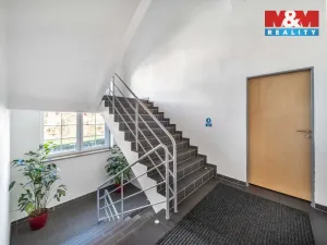 Pronájem kanceláře, Plzeň - Božkov, Božkovské náměstí, 467 m2