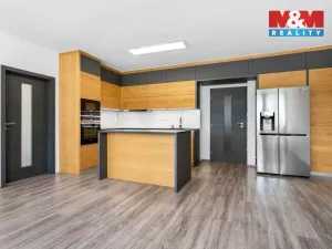 Pronájem bytu 3+kk, Bělá pod Bezdězem, Masarykovo náměstí, 100 m2