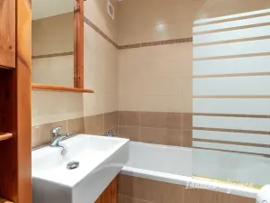 Pronájem bytu 1+1, Praha - Kobylisy, Luhovská, 41 m2