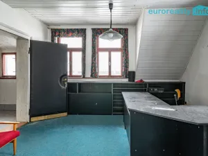 Prodej výrobních prostor, Libá, 1011 m2