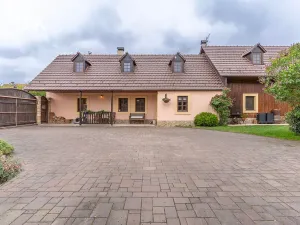 Prodej rodinného domu, Bříství, 375 m2