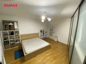 Pronájem bytu 2+kk, Praha - Michle, U michelského mlýna, 70 m2