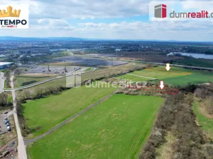 Prodej komerčního pozemku, Úsilné, 1632 m2