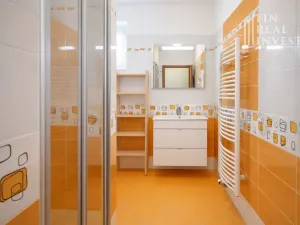 Prodej rodinného domu, Hovorany, 328 m2