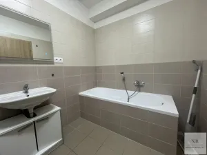 Pronájem bytu 4+kk, Karlovy Vary, Svahová, 111 m2