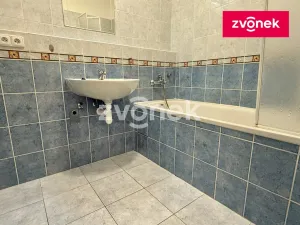 Pronájem bytu 1+kk, Zlín, Na Honech I, 33 m2