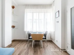 Pronájem bytu 2+kk, Praha - Karlín, Křižíkova, 49 m2