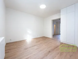 Pronájem bytu 1+1, Praha - Smíchov, Pod Barvířkou, 32 m2