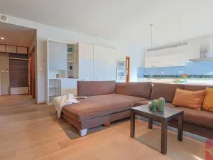 Prodej bytu 4+kk, Praha - Uhříněves, V bytovkách, 116 m2