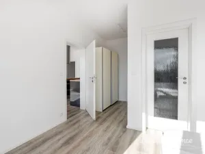 Pronájem bytu 2+kk, Praha - Hloubětín, Modrého, 58 m2