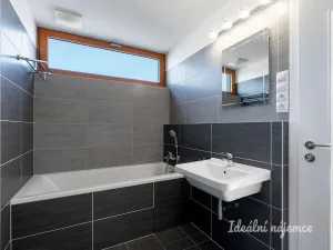 Pronájem bytu 2+kk, Praha - Hloubětín, Modrého, 58 m2