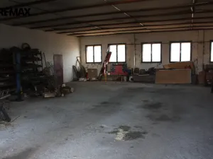 Pronájem komerční nemovitosti, Oslov, 430 m2