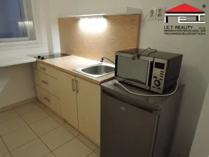 Pronájem bytu 1+kk, Praha - Michle, Nuselská, 46 m2