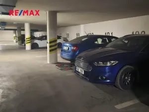 Pronájem garážového stání, Praha - Stodůlky, Volutová, 13 m2