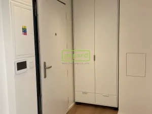 Pronájem bytu 1+kk, Praha, Pakoměřická, 27 m2