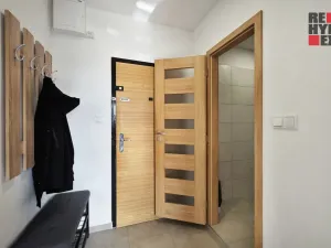 Pronájem bytu 2+kk, Liberec - Liberec VI-Rochlice, Dobiášova, 40 m2