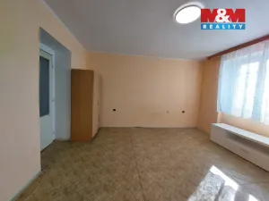 Prodej bytu 1+1, Klášterec nad Ohří - Miřetice u Klášterce nad Ohří, Pražská, 52 m2