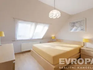 Prodej rodinného domu, Praha - Suchdol, Armádní, 196 m2