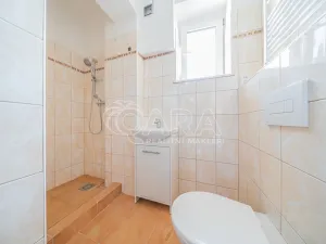 Pronájem bytu 3+1, Praha - Velká Chuchle, V úvoze, 80 m2