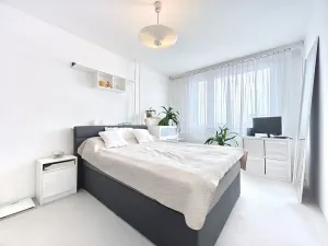 Prodej bytu 3+1, Praha - Prosek, Vysočanská, 74 m2