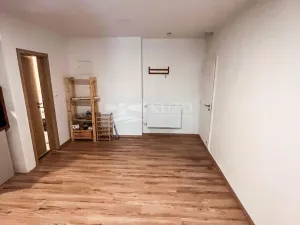 Pronájem bytu 3+kk, Šaratice, Náves, 45 m2