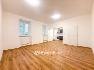 Pronájem bytu 1+kk, Znojmo, U Brány, 35 m2