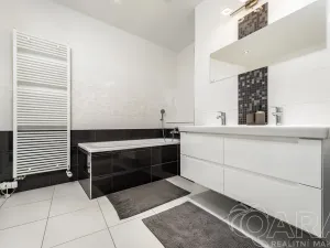 Pronájem bytu 4+kk, Čelákovice, náměstí 5. května, 114 m2