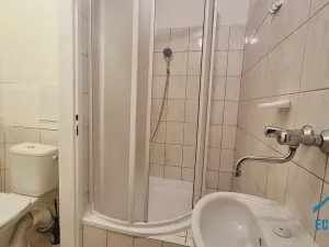 Pronájem kanceláře, Praha - Kobylisy, Pohnertova, 42 m2