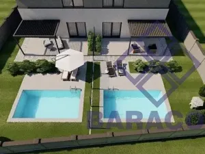 Prodej rodinného domu, Polerady, 380 m2