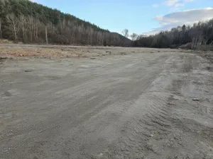 Pronájem komerčního pozemku, Bělá pod Bezdězem, 1000 m2