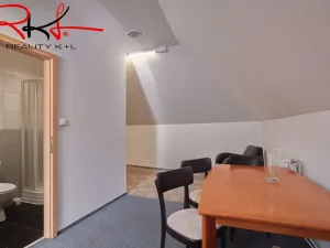 Pronájem kanceláře, Roudnice nad Labem, Husovo náměstí, 101 m2