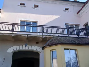 Prodej vícegeneračního domu, Kostelec nad Labem, nám. Komenského, 369 m2