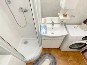 Pronájem bytu 2+kk, Praha, Rajmonova, 43 m2