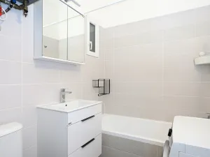Pronájem bytu 1+kk, Praha - Vokovice, Krátký lán, 30 m2